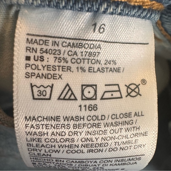 Old Navy Mid Rise Denim Jean Shorts Rolled Cuff Size 16 - Picture 6 of 6